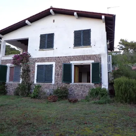 Villa With Garden And Terrace For 8 Pax *